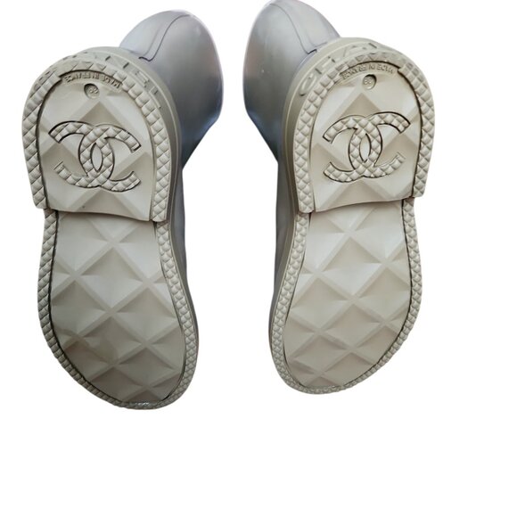 Authentic CHANEL Rain Boots EU 39 Dark Beige CC Logo - Pre-loved - Picture 7 of 8